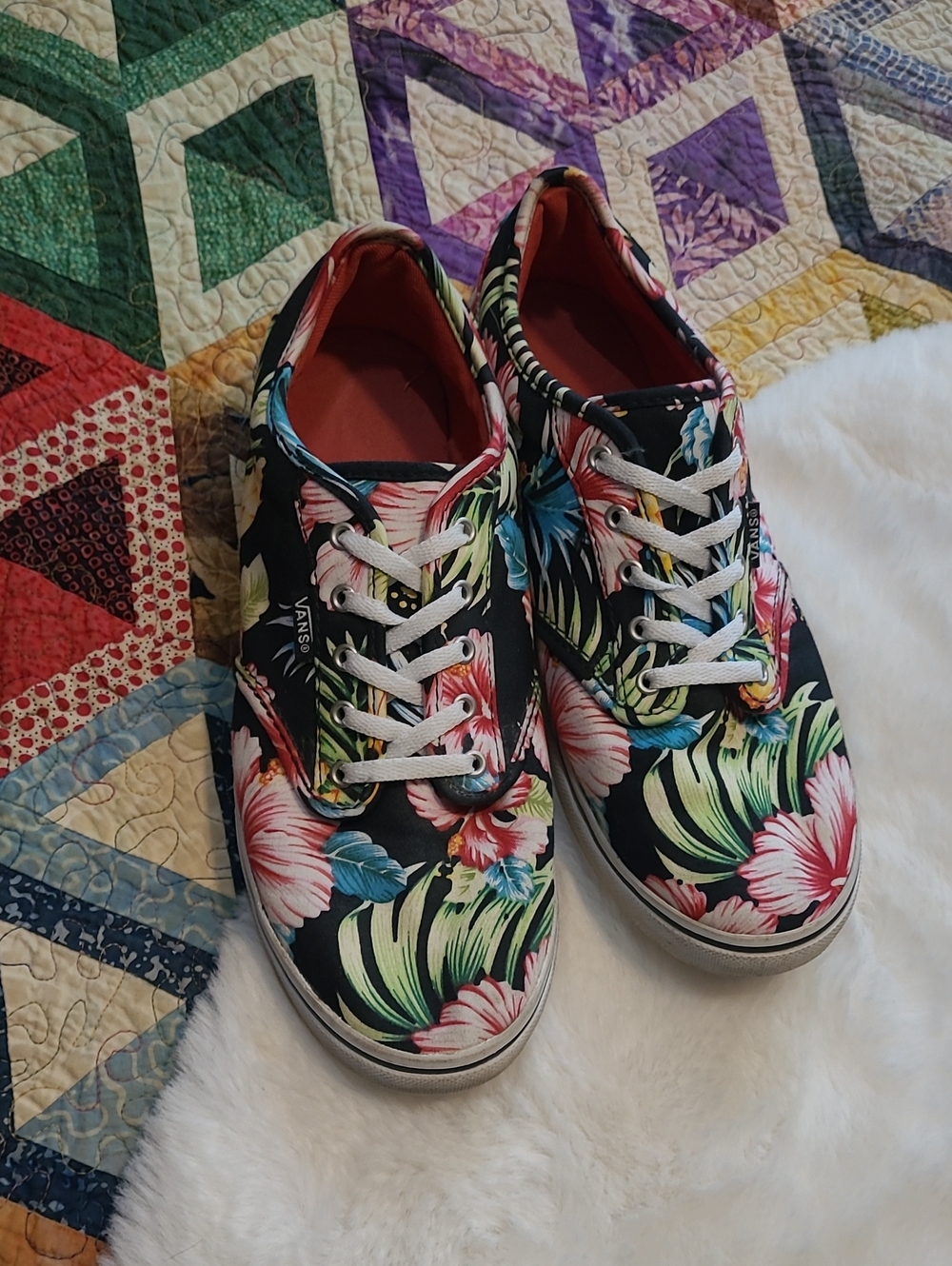 Vans Tropical Hibiscus Bright Floral Hawaiian Lace Up Casual Shoe Size 9